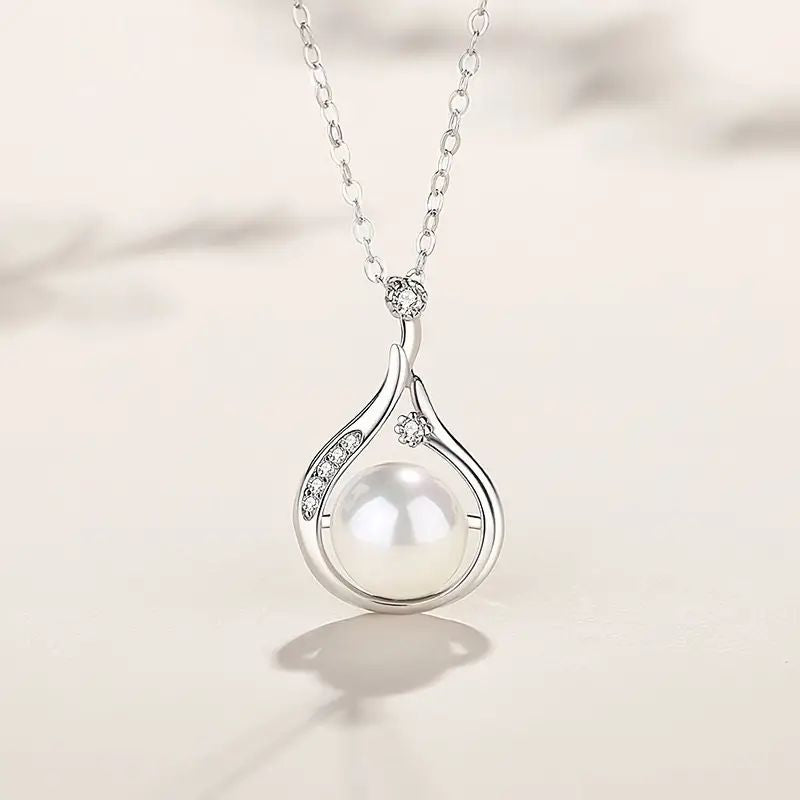 Elegante Kette mit Kunstperle